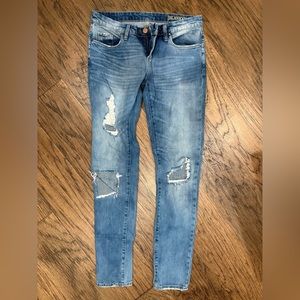 Blank NYC size 26 distressed skinny jeans